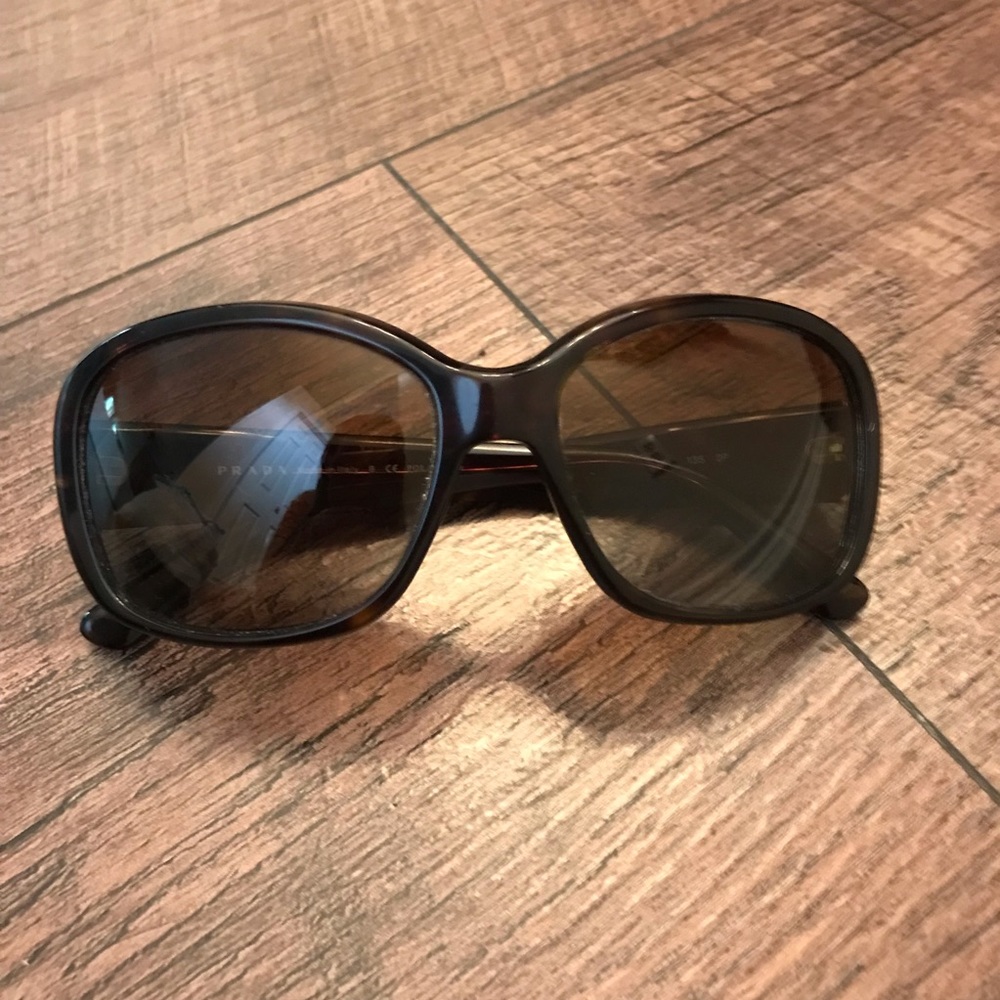 Prada Sunglasses 🕶